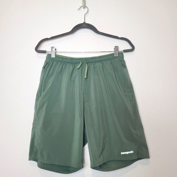 PATAGONIA Men's Multi Trails Shorts 8" in Hemlock Green Size Medium - Picture 2 of 10